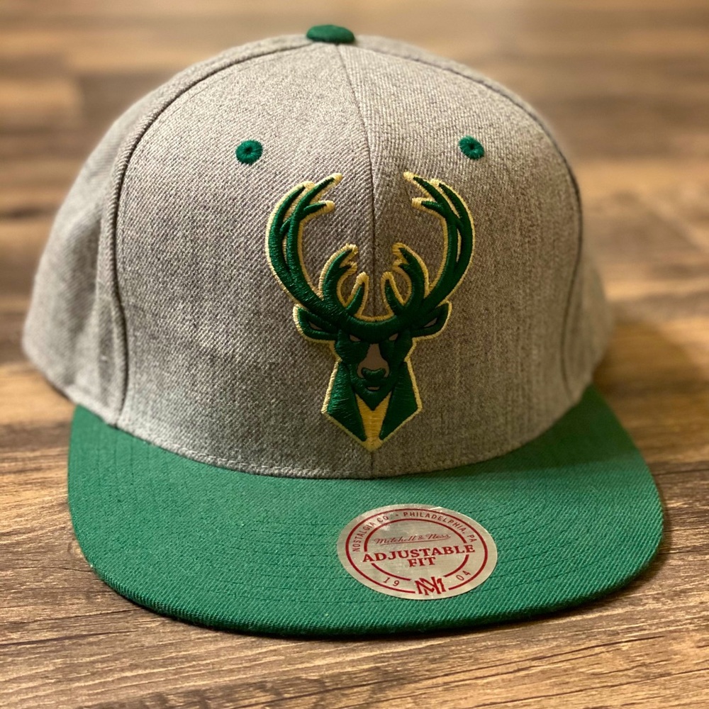 Milwaukee Bucks Mitchell & Ness SnapBack NBA
